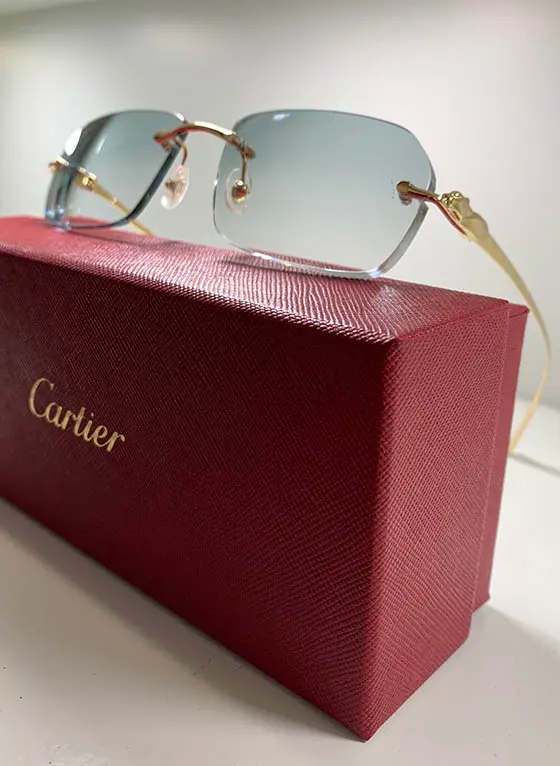 Lunette Cartier 'Signature C' Bleu Diamond - Montres & Bijoux